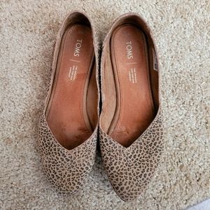 TOMS Jutti Almond toe flat